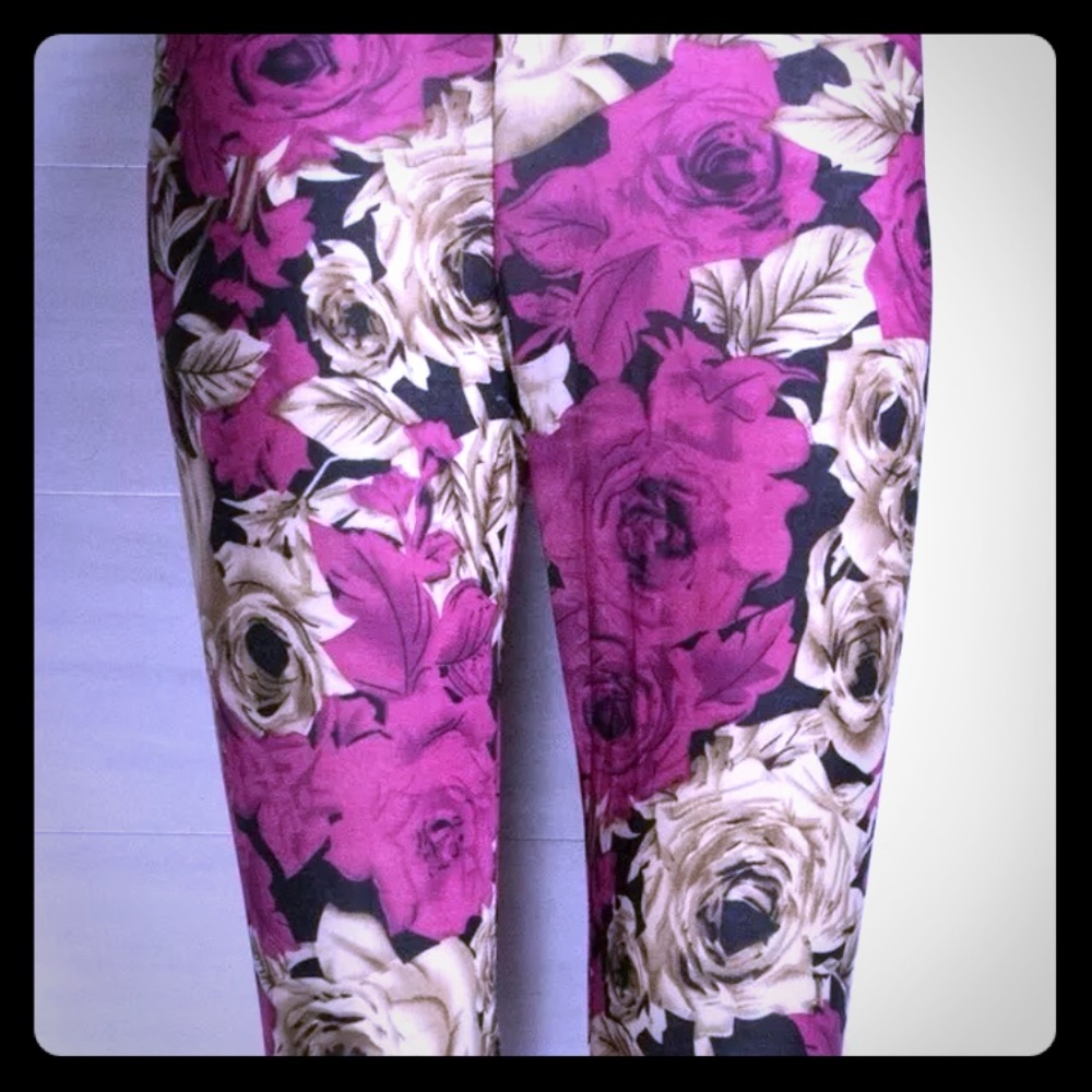 Women’s Leggings Pink And Gold Floral Pattern